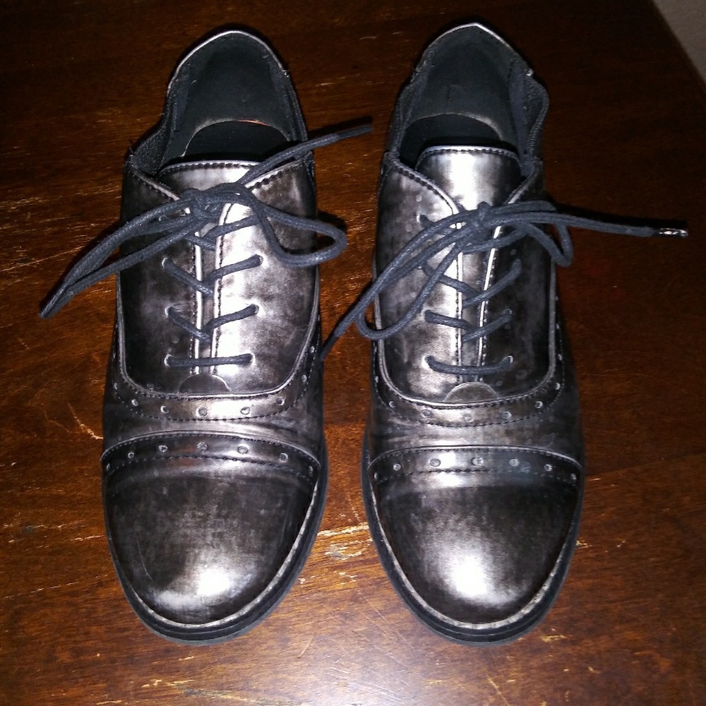 Crown Vintage metallic shoes
